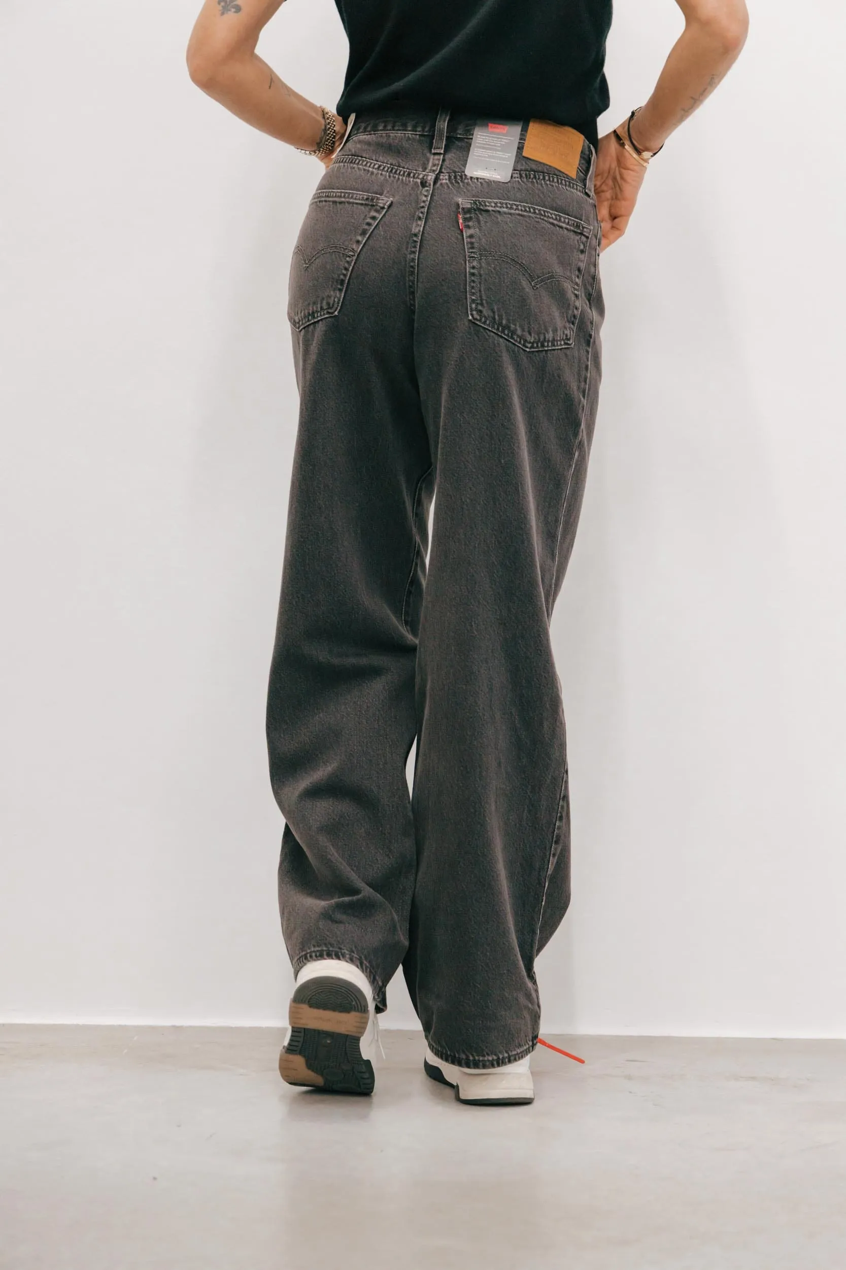 FOLDED PLEATED BAGGY JEANS IN FADED BLACK