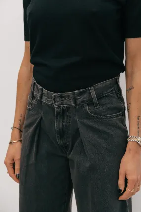 FOLDED PLEATED BAGGY JEANS IN FADED BLACK