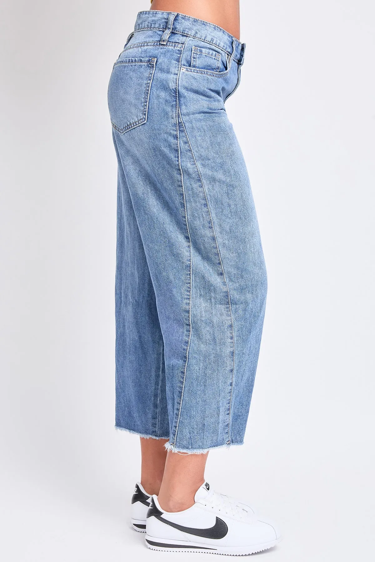 Women's Baggy Cropped Frayed Barrel Jeans